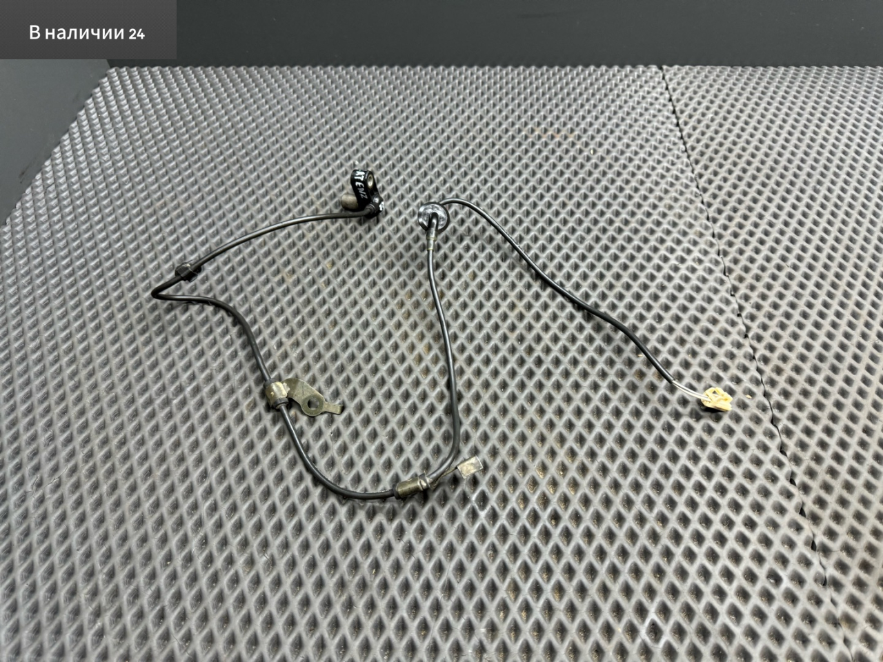 датчик ABS Mazda Atenza 1 поколение 2004 - фото №1