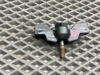 крепление запаски Chevrolet Lacetti 1 поколение J200 2008, 1.6 л., F16D3, бензин, МКПП, gge - ярко красный, хетчбэк 5 дв., передний привод, 96632035