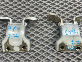 петля двери Kia Rio 1 поколение [рестайлинг] DC 2004, 1.5 л., A5D, бензин, АКПП, c5 - diamond silver серебро, универсал, передний привод, 0K32A73210A, 0K32A73240A