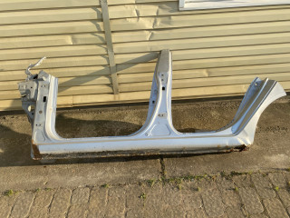 порог левый Kia Cerato 2 поколение TD 2009, 1.6 л., G4FC, бензин, МКПП, cеребро 3d - bright silver, седан, передний привод, 713121MD10