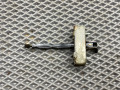 ограничитель открывания двери Toyota Corolla 9 поколение (E120/E130) CDE120 2004, 1.6 л., 3ZZ-FE, бензин, МКПП, 8q3 - grayish blue, седан, передний привод, 6864012050 - фото №6