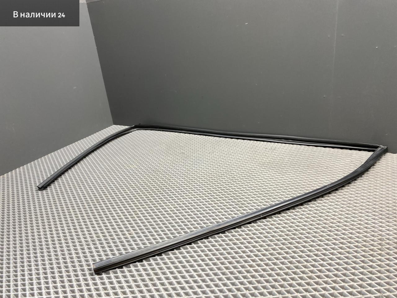 Уплотнитель стекла Mitsubishi Lancer 9 поколение 2004, 1.3 л., 4G13 (8V), бензин, МКПП, a31a cool silver, седан, передний привод, MR526476 - фото №1