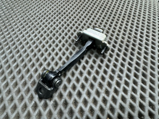 ограничитель открывания двери Ford Fusion 1 поколение [рестайлинг] CBK 2007, 1.4 л., FXJA, бензин, МКПП, хетчбэк 5 дв., передний привод, 1474246