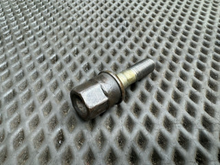 болт двигателя Kia Magentis 1 поколение GD 2003, 2.5 л., G6BV, бензин, АКПП, 5c - olive green, седан, передний привод, 2312837100