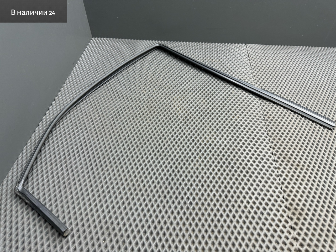 Уплотнитель стекла Kia Cerato 2 поколение TD 2011, 1.6 л., G4FC, бензин, АКПП, o9 - clamp hand brake cab, седан, передний привод, 835301M000 - фото №1