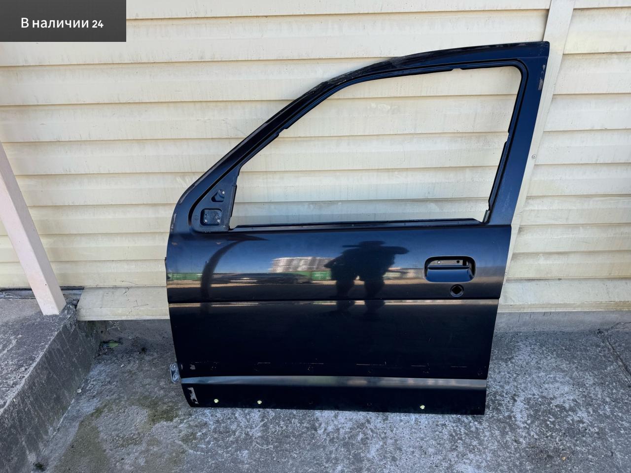 дверь передняя левая Toyota Cami 1 поколение J122E 2001, 1.3 л., K3-VE, бензин, АКПП, 6a5 - черный, внедорожник 5 дв., задний привод, правый руль, 67002-87408 - фото №1