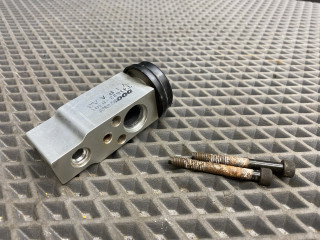 расширительный клапан кондиционера Kia Magentis 1 поколение [рестайлинг] GD 2004, 2.5 л., G6BV, бензин, АКПП, седан, передний привод, 976263C000