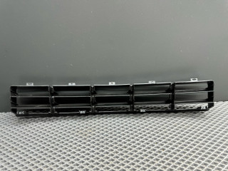 заглушка (решетка) в бампер Volkswagen Golf 4 поколение 2000, 1JO853677D