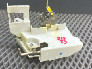 замок двери задней правой Hyundai Sonata 4 поколение [рестайлинг] EF 2005, 2.0 л., G4JP, бензин, МКПП, s02 серый, седан, передний привод, 81420-38000