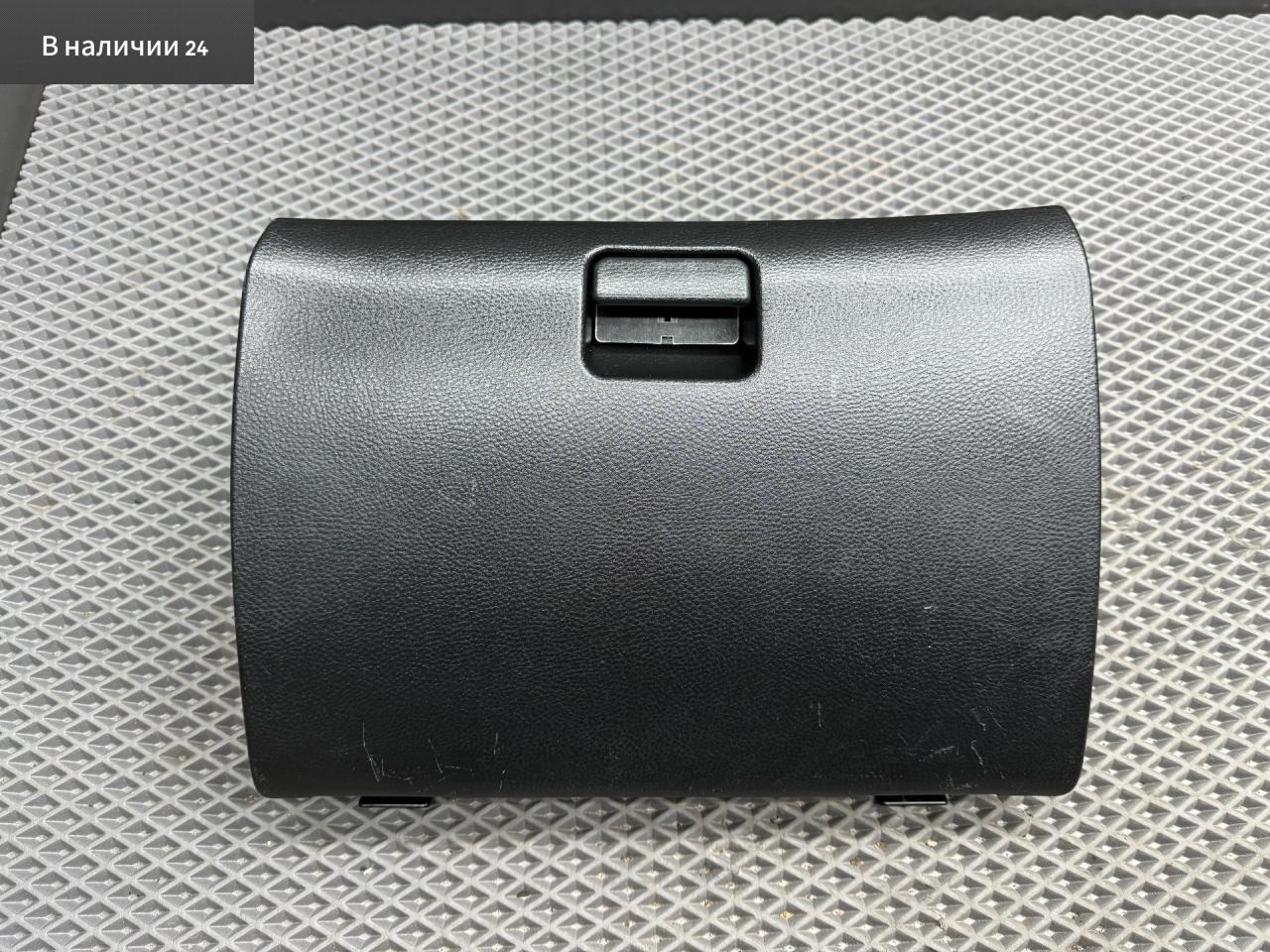 бардачок Mitsubishi Lancer 9 поколение 2004, 1.3 л., 4G13 (8V), бензин, МКПП, a31a cool silver, седан, передний привод, MR633537 - фото №1