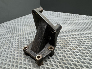 кронштейн гидроусилителя Kia Magentis 1 поколение [рестайлинг] GD 2004, 2.5 л., G6BV, бензин, АКПП, седан, передний привод, 5721038020