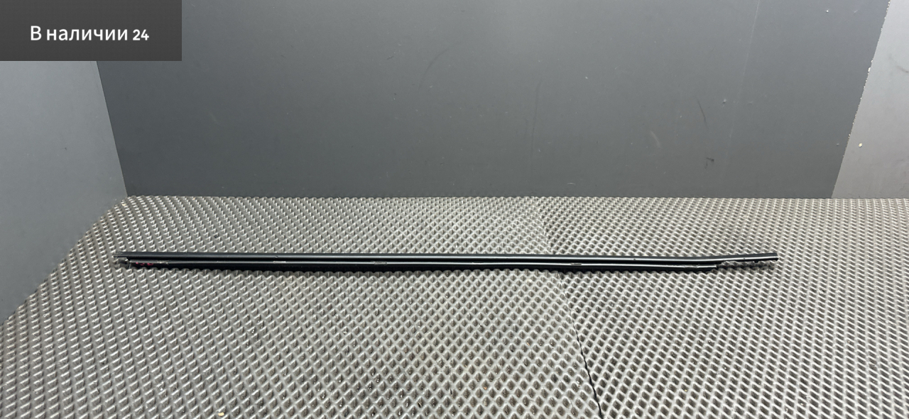 Уплотнитель стекла Hyundai i20 1 поколение PB 2010, 1.4 л., G4FA, бензин, АКПП, fr - black diamond черный, хетчбэк 5 дв., передний привод, 822101J000 - фото №1