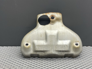 защита (экран) выпускного коллектора Chevrolet Lacetti 1 поколение J200 2008, 1.6 л., F16D3, бензин, МКПП, gge - ярко красный, хетчбэк 5 дв., передний привод, 96350821