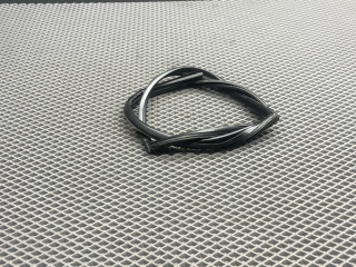 Уплотнитель стекла Hyundai Accent 2 поколение (LC) LC 2007, 1.5 л., G4EC-G, бензин, МКПП, серый s10, седан, передний привод, 83540-25001