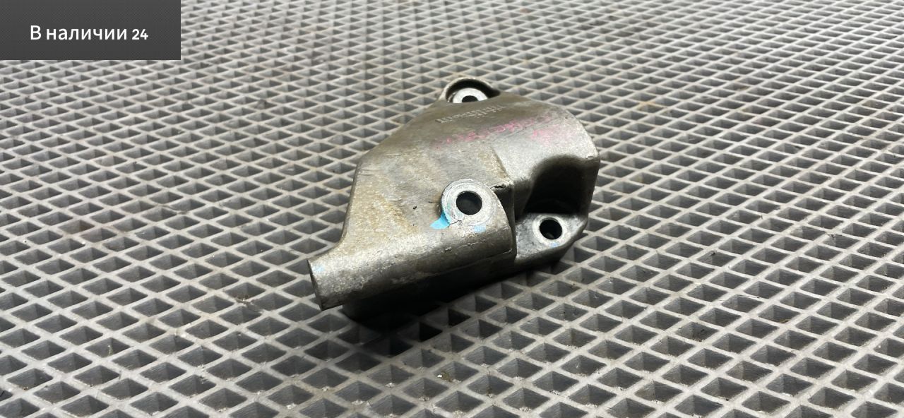 кронштейн генератора Chevrolet Lacetti 1 поколение J200 2008, 1.6 л., F16D3, бензин, МКПП, gge - ярко красный, хетчбэк 5 дв., передний привод, 96352142 - фото №1