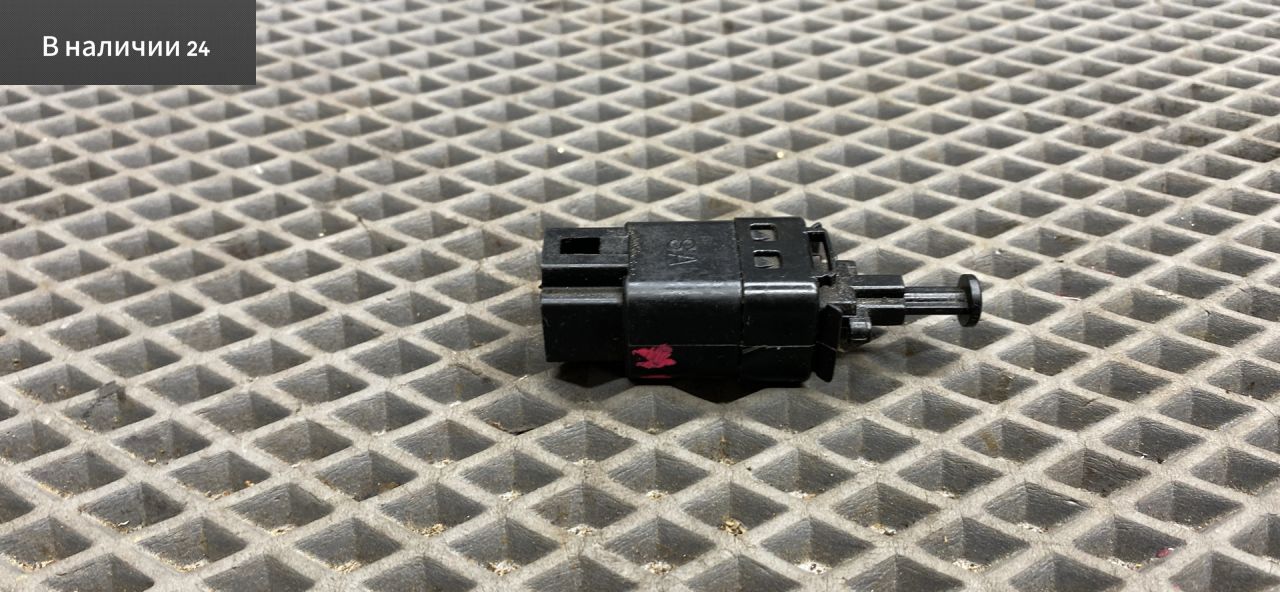 Датчик педали тормоза (лягушка) Chevrolet Lacetti 1 поколение J200 2008, 1.6 л., F16D3, бензин, МКПП, gge - ярко красный, хетчбэк 5 дв., передний привод, 96874570 - фото №1