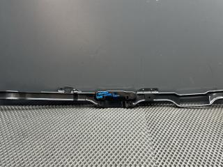 верхняя планка телевизора Hyundai i20 1 поколение PB 2010, 1.4 л., G4FA, бензин, АКПП, fr - black diamond черный, хетчбэк 5 дв., передний привод, 641011J000