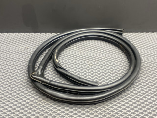 уплотнитель двери Mazda 3 1 поколение [рестайлинг] BK 2008, 1.6 л., Z6, бензин, МКПП, 16w, седан, передний привод, BP4K-68-911A