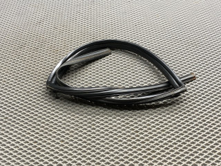 Уплотнитель стекла Chevrolet Lacetti 1 поколение J200 2008, 1.6 л., F16D3, бензин, МКПП, gge - ярко красный, хетчбэк 5 дв., передний привод, 96548249