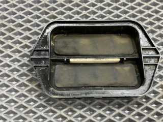 Наружная вентиляционная решетка Mazda 3 1 поколение [рестайлинг] BK 2008, 1.6 л., Z6, бензин, МКПП, 16w, седан, передний привод, C14551921