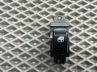 кнопка стеклоподъемника двери задней правой Kia Rio 1 поколение [рестайлинг] DC 2004, 1.5 л., A5D, бензин, АКПП, c5 - diamond silver серебро, универсал, передний привод, 935782D000