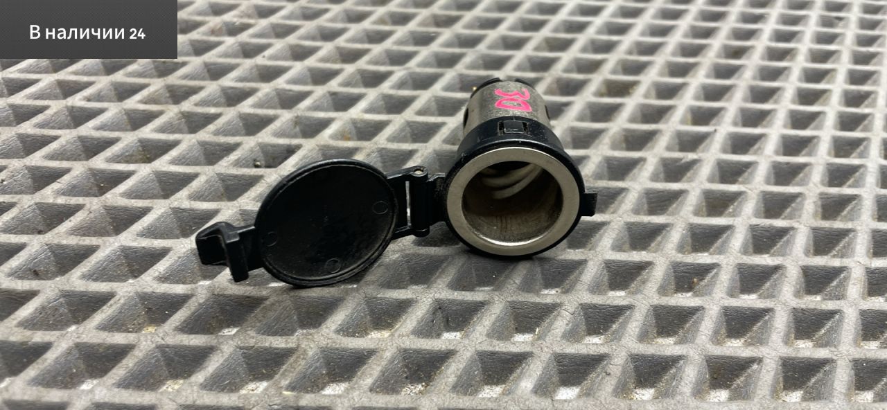 гнездо прикуривателя Chevrolet Lacetti 1 поколение J200 2008, 1.6 л., F16D3, бензин, МКПП, gge - ярко красный, хетчбэк 5 дв., передний привод, 96482587 - фото №1