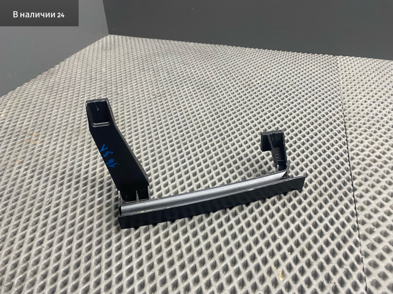 направляющая стекла задней левой Chevrolet Aveo T300 2013, 1.6 л., F16D4, бензин, МКПП, седан, передний привод, 95460936 - фото №1