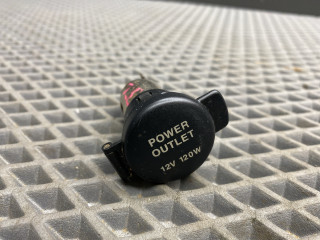 гнездо прикуривателя Kia Magentis 1 поколение [рестайлинг] GD 2004, 2.5 л., G6BV, бензин, АКПП, седан, передний привод, 9512038100