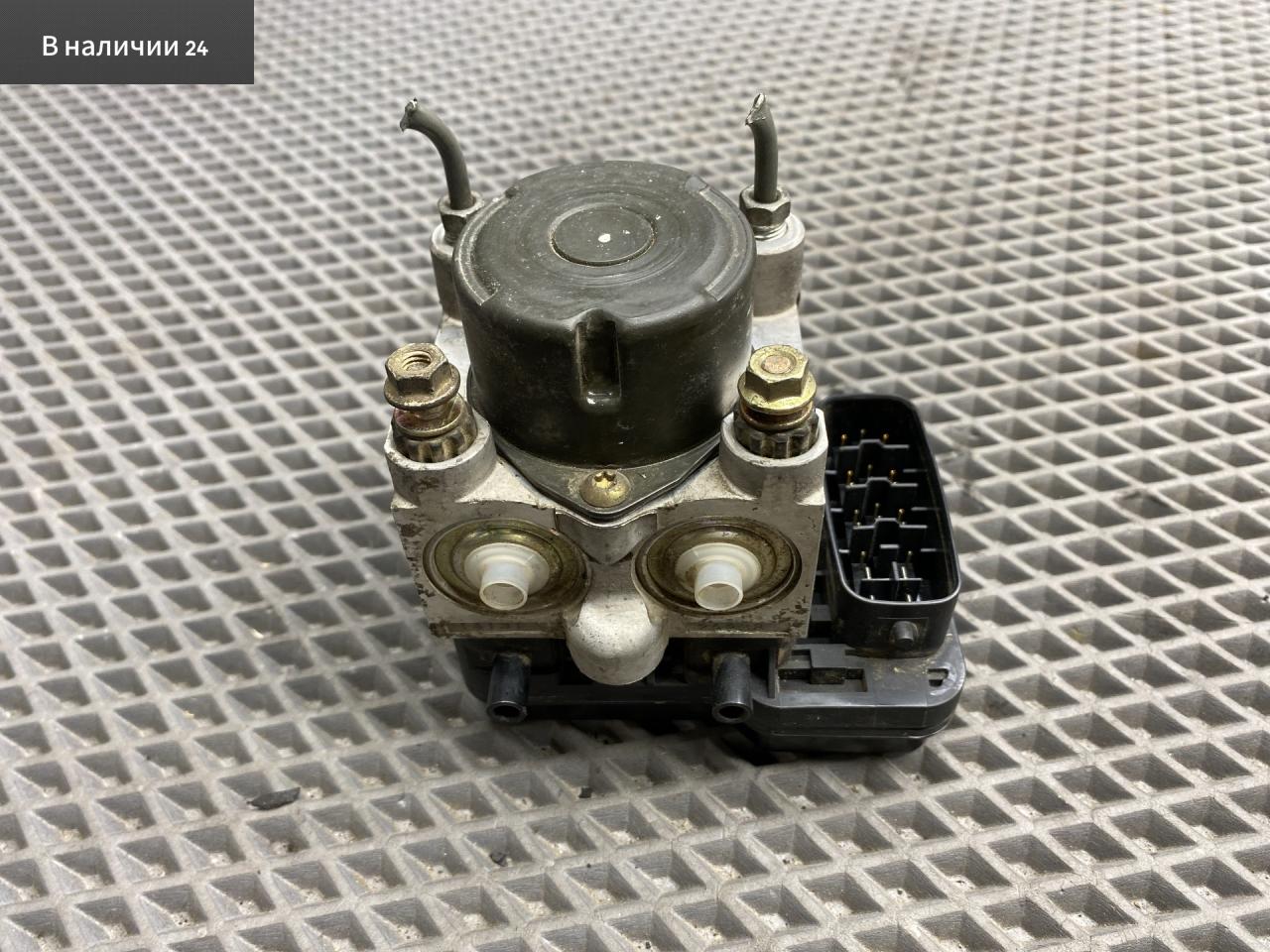 блок ABS Toyota Cami 1 поколение J122E 2001, 1.3 л., K3-VE, бензин, АКПП, 6a5 - черный, внедорожник 5 дв., задний привод, правый руль, 44510-87404 - фото №1