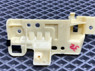 кронштейн торпеды левый Mazda 3 1 поколение [рестайлинг] BK 2008, 1.6 л., Z6, бензин, МКПП, 16w, седан, передний привод, BP4K60413