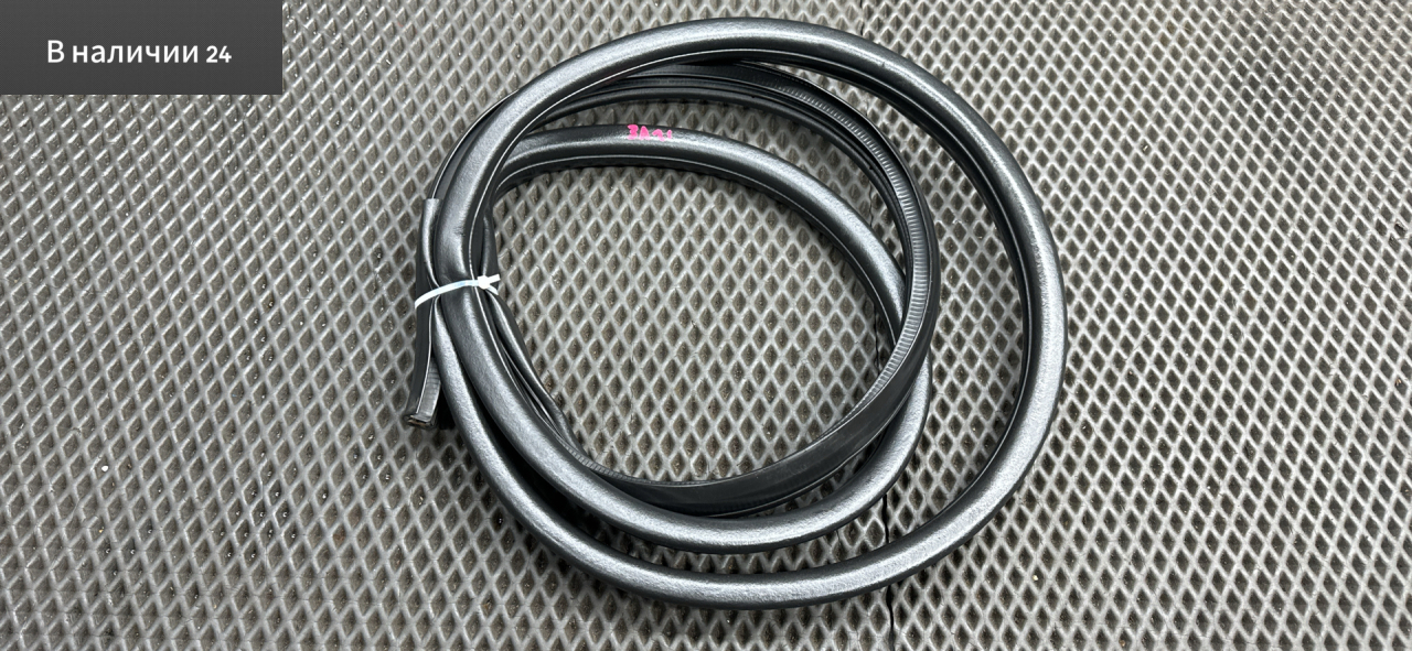 уплотнитель двери Hyundai i20 1 поколение PB 2010, 1.4 л., G4FA, бензин, АКПП, fr - black diamond черный, хетчбэк 5 дв., передний привод, 831101J000 - фото №1