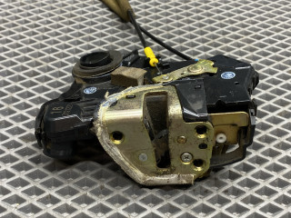 замок двери передней левой Toyota Corolla 9 поколение (E120/E130) CDE120 2004, 1.6 л., 3ZZ-FE, бензин, МКПП, 8q3 - grayish blue, седан, передний привод, 6904033231, 69040-33232