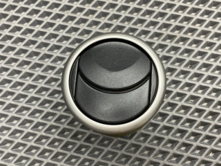 дефлектор обдува салона Mazda 3 1 поколение [рестайлинг] BK 2008, 1.6 л., Z6, бензин, МКПП, 16w, седан, передний привод, BP4K-64-730C