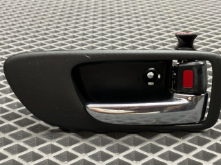 ручка внутренняя передняя правая Mazda 3 1 поколение [рестайлинг] BK 2008, 1.6 л., Z6, бензин, МКПП, 16w, седан, передний привод, D461-58-330A02, D461-58-33002