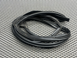 уплотнитель двери Mazda 3 2 поколение [рестайлинг] BL 2011, 1.6 л., Z6, бензин, АКПП, 34k crystal white pearl tricoat, седан, передний привод, BBM4-73-760C