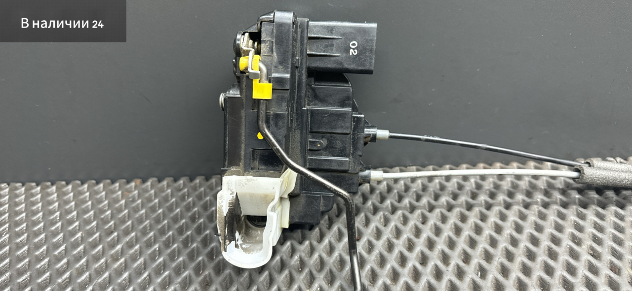 замок двери передней левой Hyundai i20 1 поколение PB 2010, 1.4 л., G4FA, бензин, АКПП, fr - black diamond черный, хетчбэк 5 дв., передний привод, 813101J020 - фото №1