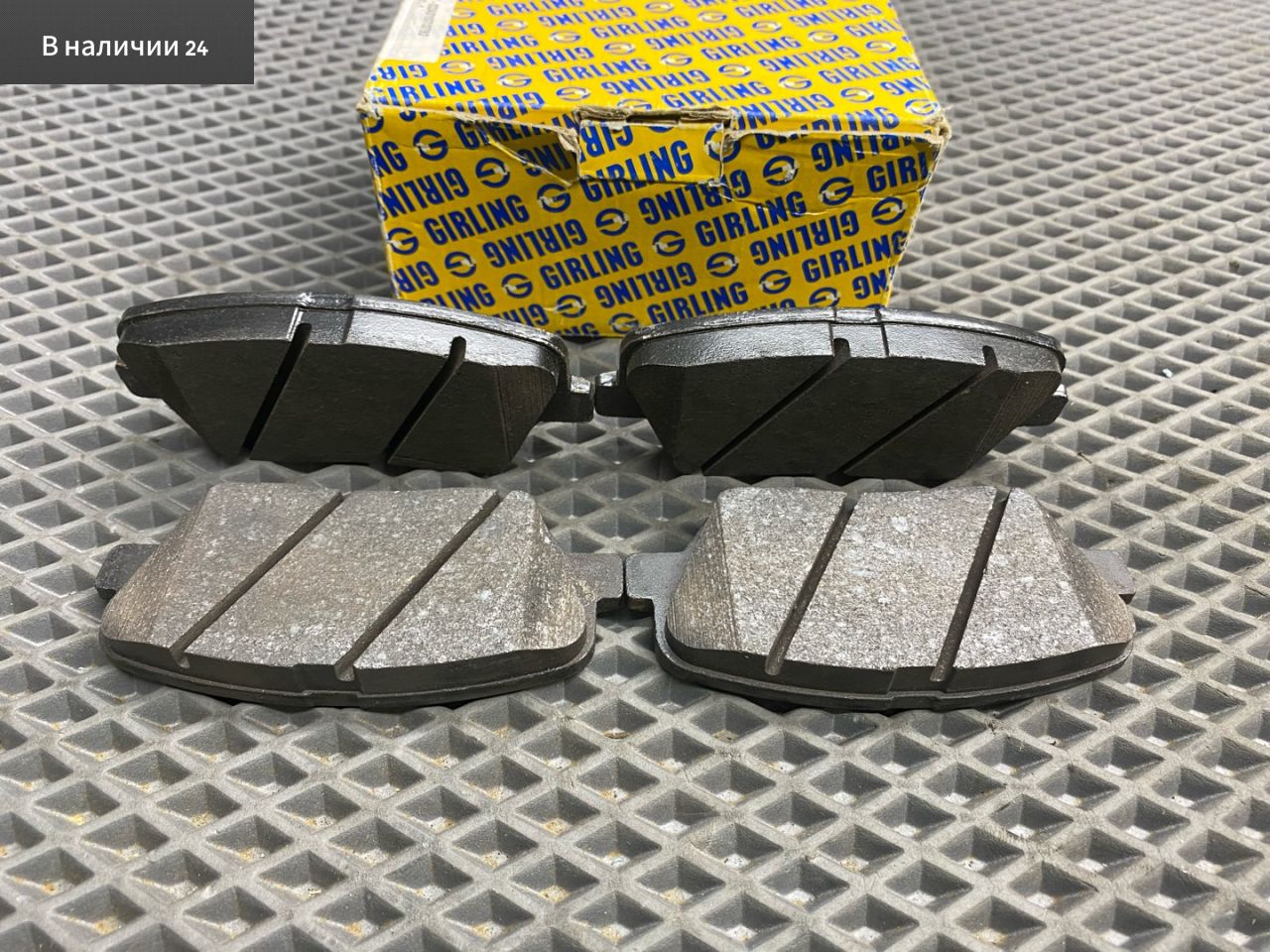 тормозные колодки Kia Cerato 3 поколение 2015, 1.6 л., G4FC, бензин, 58101-A6A01, 58101-A6A00, 58101-1UA00, 58101-2VA60, 58101-3XA00, 58101-3XA10, 58101-3XA20, 58101-A4A11, 58101-A6A02, 58101-A7A00, 6135495 - фото №1