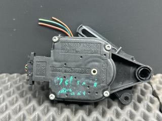 моторчик заслонки печки Volkswagen Golf 4 поколение 2000, 1J0907511