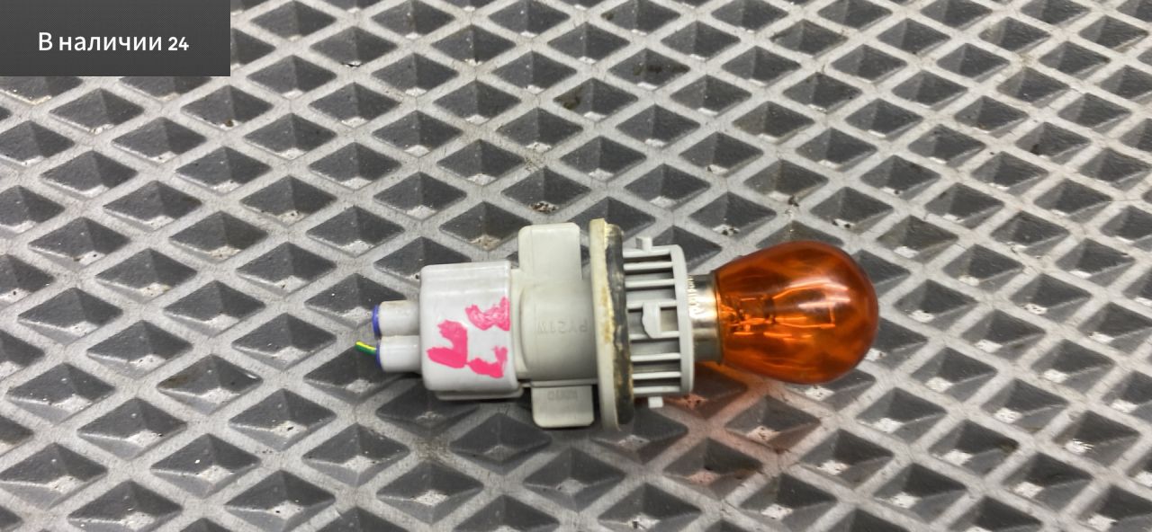 патрон указателя поворота Toyota Corolla 9 поколение (E120/E130) CDE120 2004, 1.6 л., 3ZZ-FE, бензин, МКПП, 8q3 - grayish blue, седан, передний привод, 9006981021 - фото №1