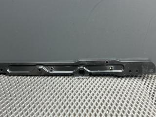 верхняя планка телевизора Hyundai i20 1 поколение PB 2010, 1.4 л., G4FA, бензин, АКПП, fr - black diamond черный, хетчбэк 5 дв., передний привод, 641011J000
