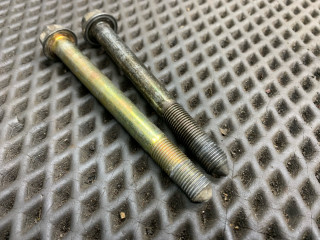 болт Hyundai Sonata 4 поколение [рестайлинг] EF 2005, 2.0 л., G4JP, бензин, МКПП, s02 серый, седан, передний привод, 11230-08121