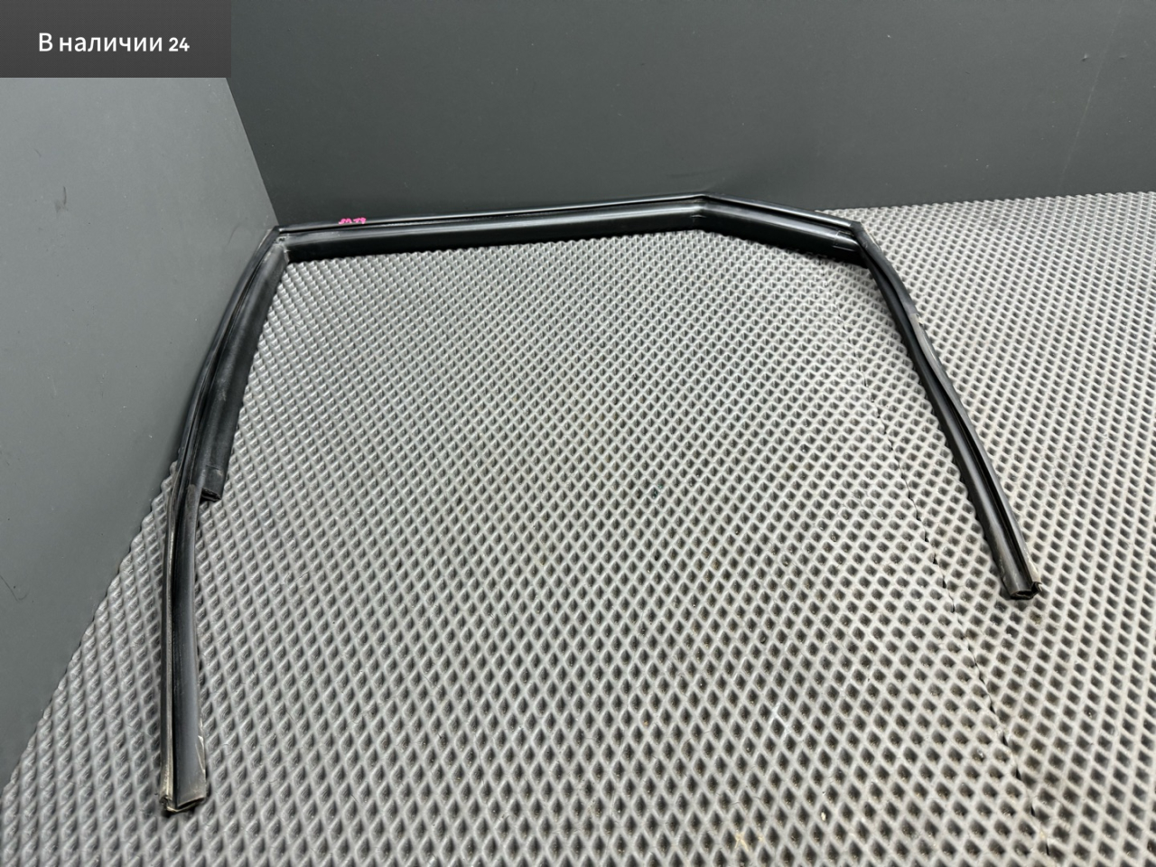 Уплотнитель стекла Chevrolet Lacetti 1 поколение J200 2007, 1.6 л., F16D3, бензин, МКПП, 87u - pearl black, седан, передний привод, 96548250 - фото №1