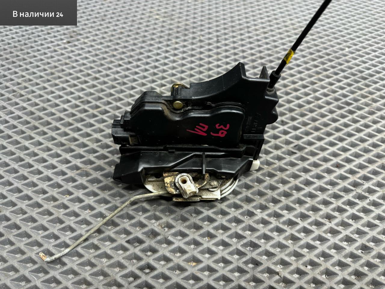 замок двери передней левой Mitsubishi Lancer 9 поколение 2004, 1.3 л., 4G13 (8V), бензин, МКПП, a31a cool silver, седан, передний привод, MN159929, MMN159929 - фото №1