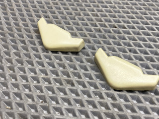 заглушка крепления ремня безопасности Daewoo Nexia 1 поколение [2-й рестайлинг] 2011, 1.6 л., F16D3, бензин, МКПП, 60u - brighton gold, седан, передний привод, 96191356