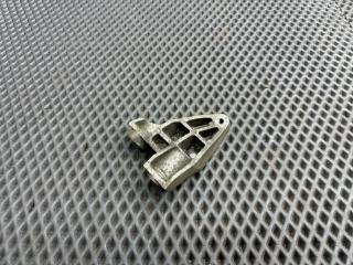 кронштейн (крепление) Chevrolet Lacetti 1 поколение J200 2007, 1.6 л., F16D3, бензин, МКПП, 87u - pearl black, седан, передний привод, 98426046