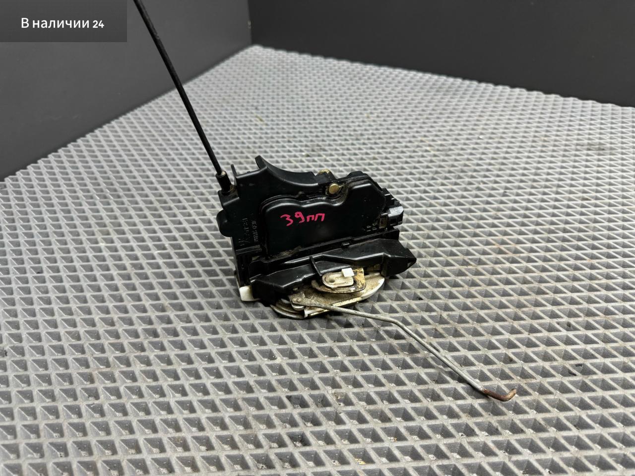 замок двери передней правой Mitsubishi Lancer 9 поколение 2004, 1.3 л., 4G13 (8V), бензин, МКПП, a31a cool silver, седан, передний привод, MN159934 - фото №1