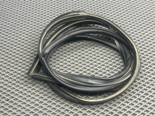 уплотнитель двери Kia Rio 1 поколение [рестайлинг] DC 2004, 1.5 л., A5D, бензин, АКПП, c5 - diamond silver серебро, универсал, передний привод, 0K30A58605A