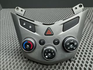 блок управления печки / климат-контроля Chevrolet Aveo T300 2013, 1.6 л., F16D4, бензин, МКПП, седан, передний привод, 95976689