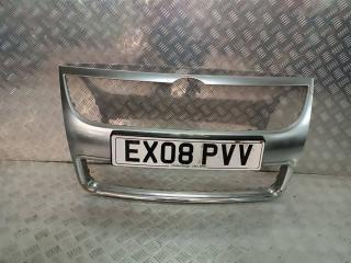 решетка радиатора Volkswagen Touareg 1 поколение [рестайлинг] 2008, 3.0 л., TDi, BKS, дизель, АКПП, чёрный, внедорожник 5 дв., полный привод, правый руль, 7L6853651K