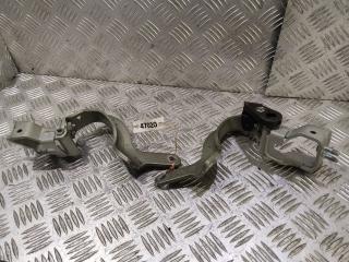 петля крышки багажника Audi Q7 4L 2006, 3.0 л., TDi, BUG, дизель, АКПП, бежево-серый, внедорожник 5 дв., полный привод, правый руль, 4L0827299B